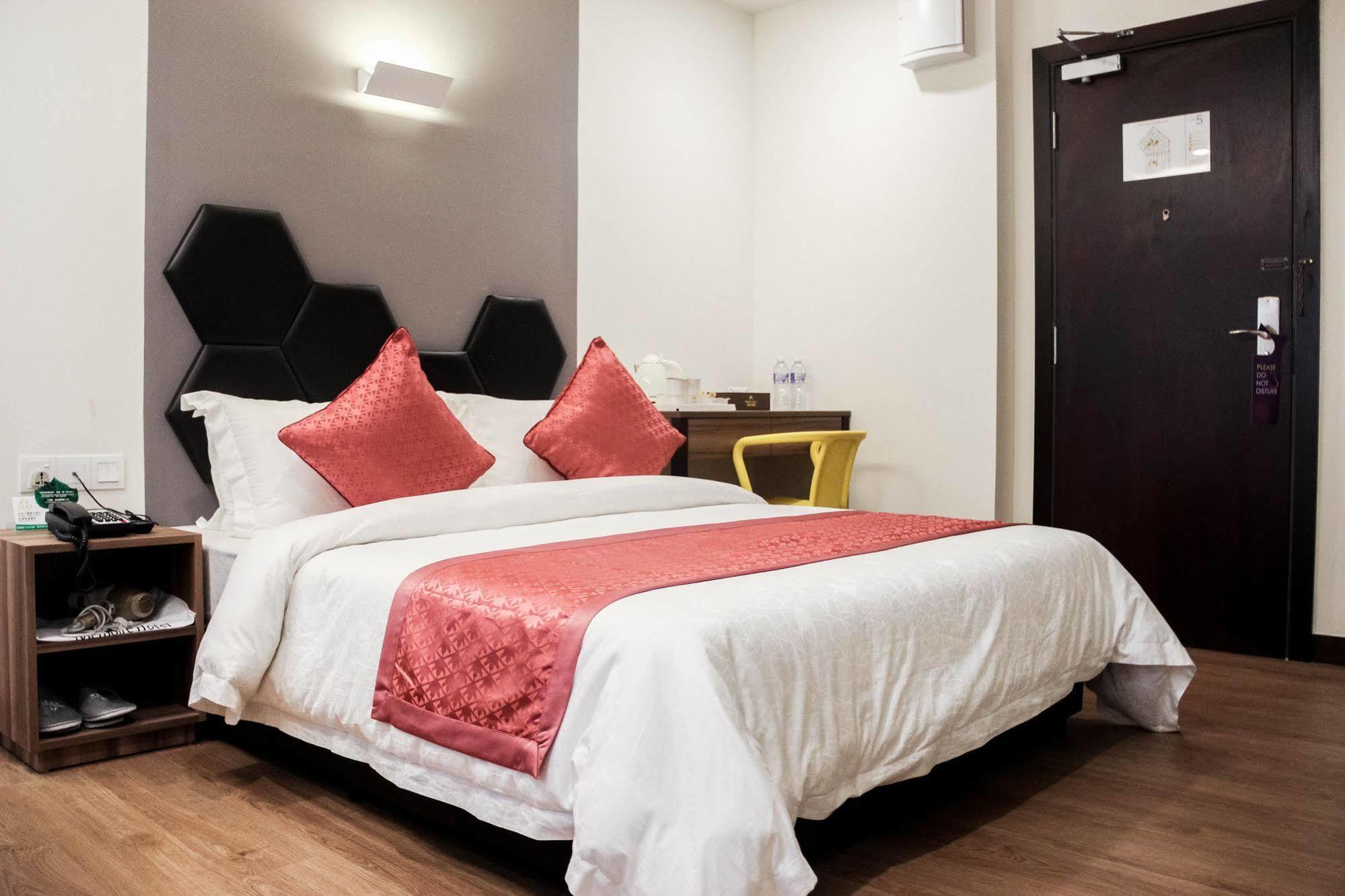 Memoire Hornbill Hotel Kuching Exteriör bild