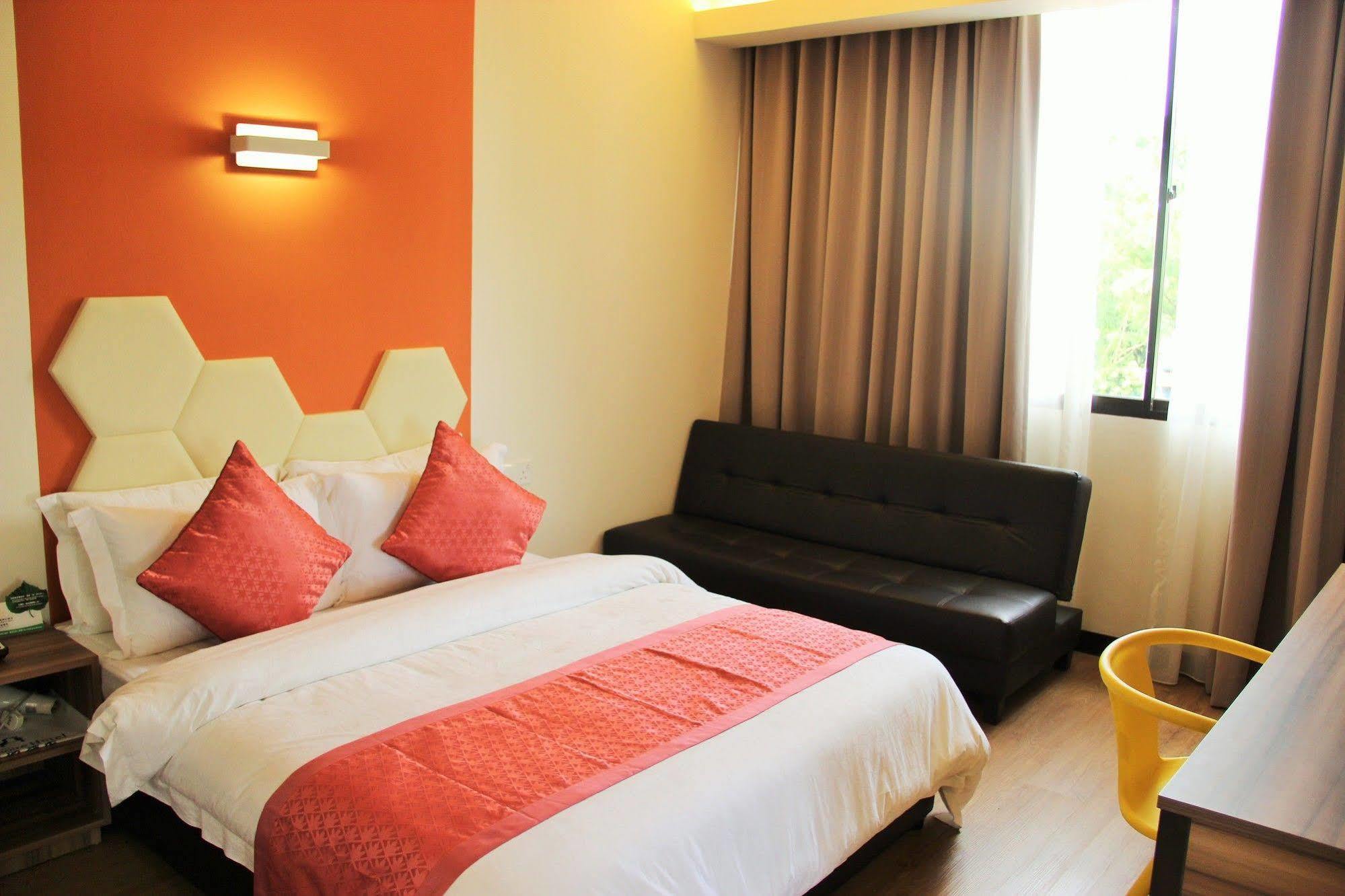 Memoire Hornbill Hotel Kuching Exteriör bild
